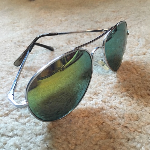 Reflective blue/green/yellow aviators - Picture 3 of 3